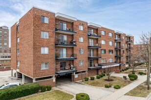 205 W Miner St in Arlington Heights, IL - Building Photo