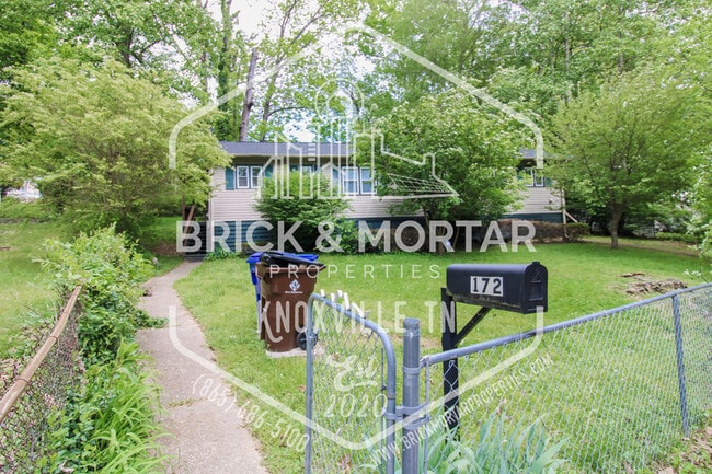 172 W Wadsworth Cir in Oak Ridge, TN - Building Photo - Building Photo