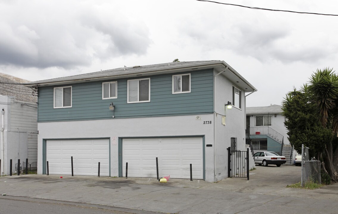 2738 Havenscourt Blvd in Oakland, CA - Building Photo