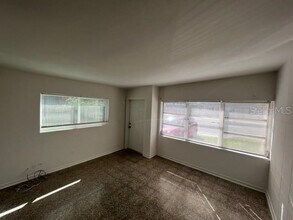 1425 Virginia Dr in Orlando, FL - Building Photo - Building Photo