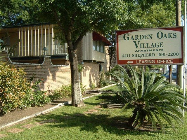 Garden Oaks Village in Houston, TX - Building Photo