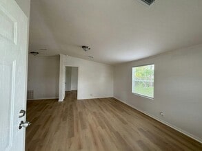 19237 Cedar Crest Ct in North Fort Myers, FL - Building Photo - Building Photo