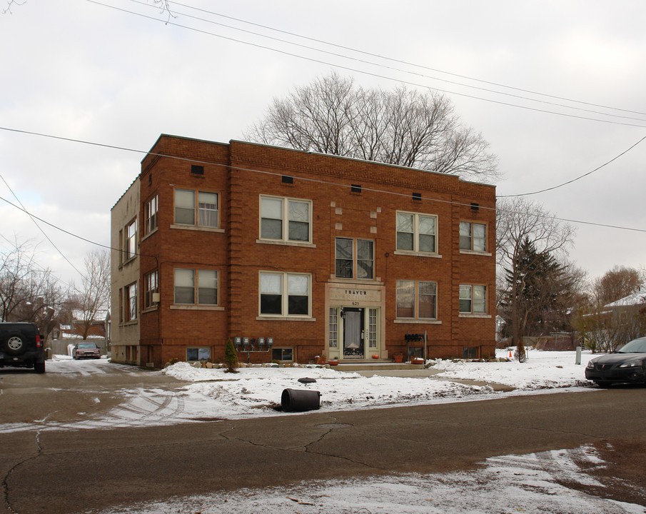 Thayer Apartments in Flint, MI - Building Photo