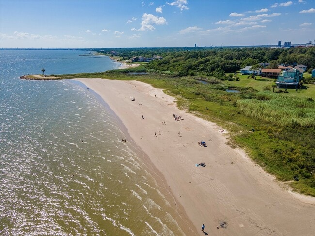 property at 4813 Cedar St