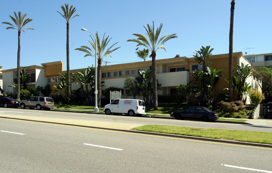 Manchester Heights II in Playa Del Rey, CA - Foto de edificio