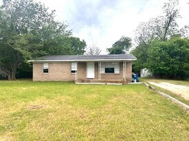 512 S Colorado St in Whitney, TX - Building Photo