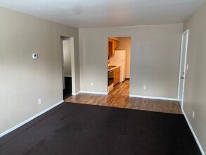 1125 N Highland Ave in Girard, OH - Building Photo - Building Photo