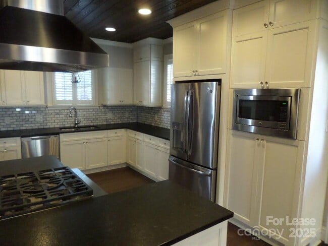 1614 Dilworth Rd E in Charlotte, NC - Building Photo - Building Photo