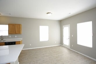 Holly Ridge Townhomes in Kansas City, MO - Building Photo - Building Photo