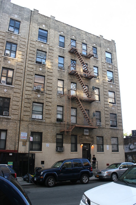 1988 Davidson Ave in Bronx, NY - Building Photo