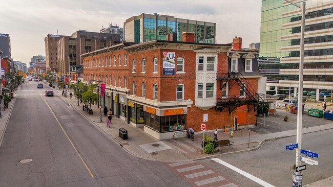 212 ½ - 216 ½ Bank in Ottawa, ON - Building Photo - Building Photo