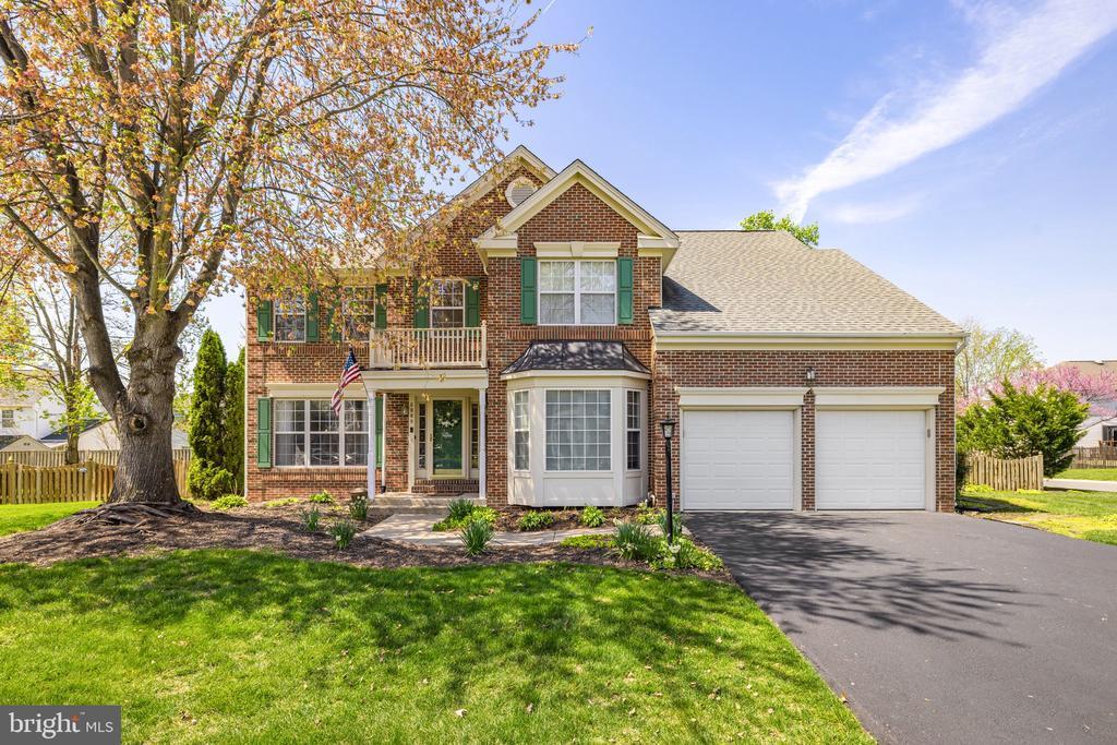 8600 Jutland Pony Ct in Gainesville, VA - Building Photo