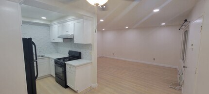 1908 Clinton St, Unit 3 in Los Angeles, CA - Building Photo - Building Photo