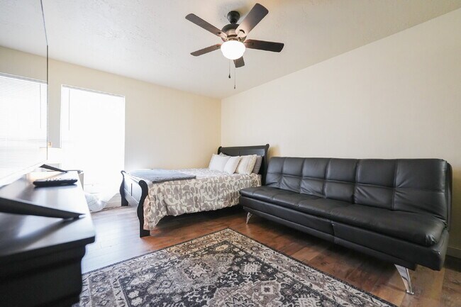 1604 N Municipal Dr in Farmington, NM - Building Photo - Building Photo