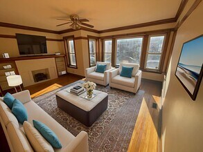 5056 W Henderson St in Chicago, IL - Building Photo - Building Photo