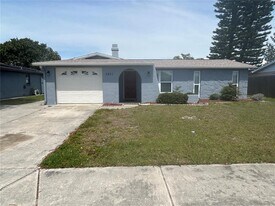 3201 Elkridge Dr in Holiday, FL - Building Photo