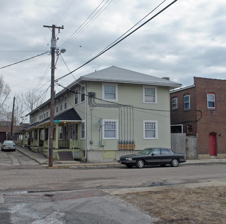 100 Oberon Ct in Dayton, OH - Foto de edificio