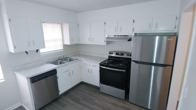 property at 404 8th Ave NE