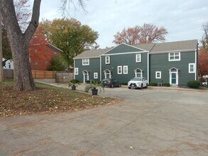 909 W 41st Pl in Kansas City, MO - Building Photo - Building Photo