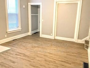 122 Ash St in Ludlow, KY - Building Photo - Building Photo