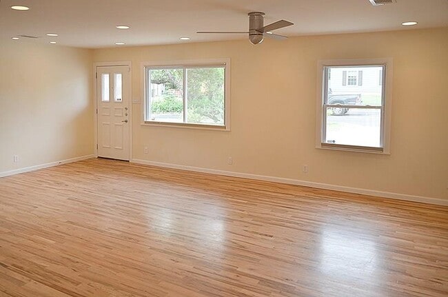 1179 Oak Grove Ave in Austin, TX - Building Photo - Building Photo