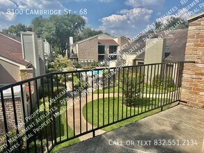 8100 Cambridge St in Houston, TX - Building Photo - Building Photo