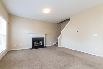 753 Clairidge Oak Ct in Lawrenceville, GA - Building Photo - Building Photo