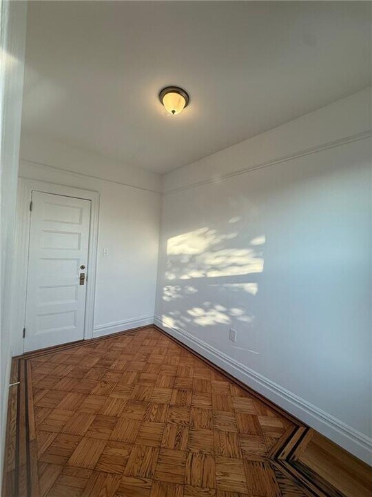 157 E 32nd St in Brooklyn, NY - Building Photo