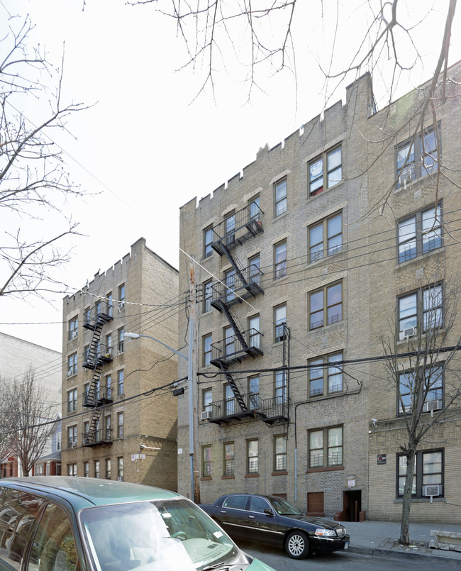 666 E 224th St in Bronx, NY - Building Photo - Building Photo