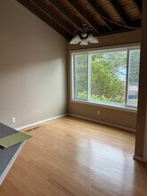 425 Spencer Ave in Depoe Bay, OR - Building Photo - Building Photo