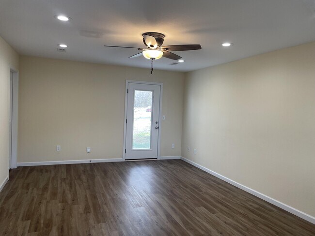 914 Warrior Hill Dr in Louisville, TN - Building Photo - Building Photo