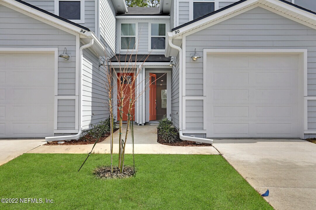 90 Ridge Lake Rd in St. Augustine, FL - Foto de edificio