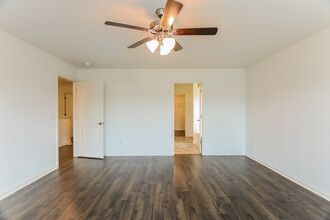 5580 Timber Leaf Lp in Bessemer, AL - Building Photo - Building Photo