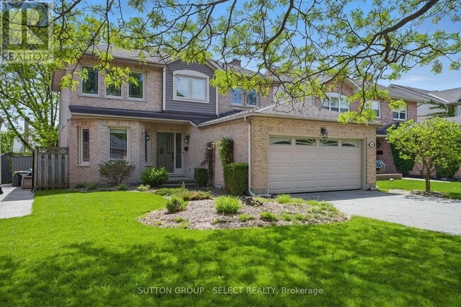Oakridge Beauty! 3 Bdrm WHOLE Home Rent in London, ON - Building Photo - Building Photo