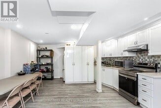 20 Driscoll Dr in Brampton, ON - Building Photo - Building Photo