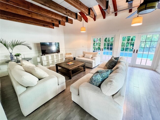 320 W 55th St in Miami Beach, FL - Building Photo - Building Photo
