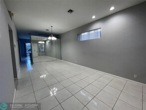 3933 NW 88th Terrace in Coral Springs, FL - Building Photo - Building Photo