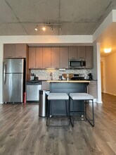 659 W Randolph St, Unit #903 in Chicago, IL - Building Photo - Building Photo