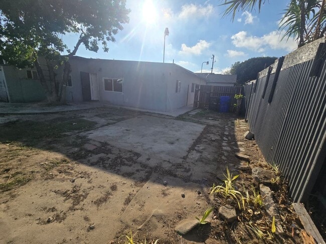 property at 302 Sycamore Rd