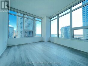 70 Queens Wharf Rd in Toronto, ON - Building Photo - Building Photo