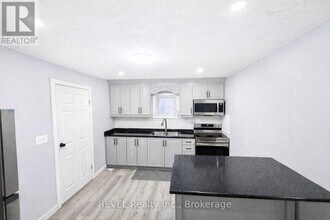 6222 Hawkins St in Niagara Falls, ON - Building Photo - Building Photo