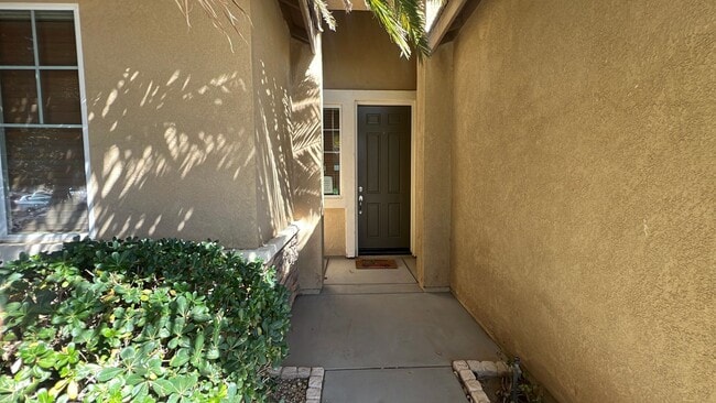 6033 Brentwood Ave in Lancaster, CA - Building Photo - Building Photo