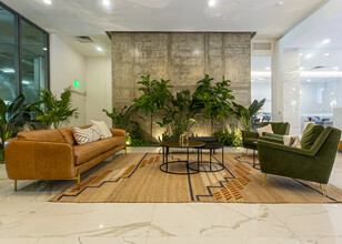 Miami Plaza in Miami, FL - Foto de edificio - Lobby