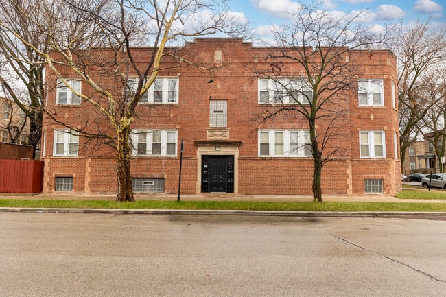 620 E 73rd St in Chicago, IL - Building Photo - Building Photo