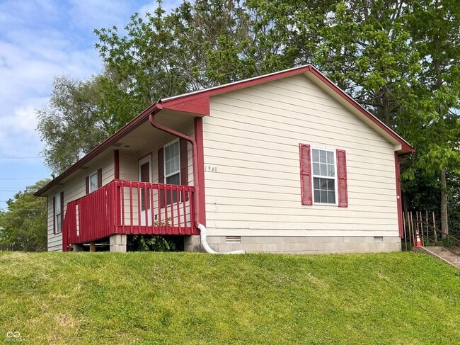 property at 1940 Shelby St