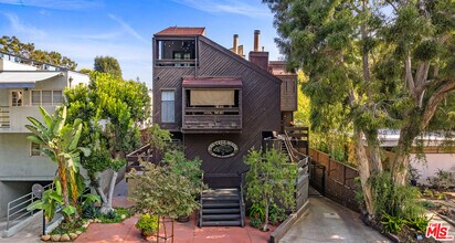 906 Kings Rd in West Hollywood, CA - Building Photo - Building Photo