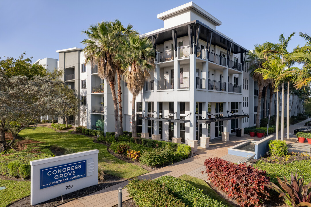 Congress Grove in Delray Beach, FL - Foto de edificio