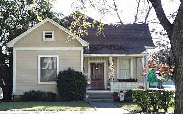 200 E Bennett Ave in Glendora, CA - Foto de edificio