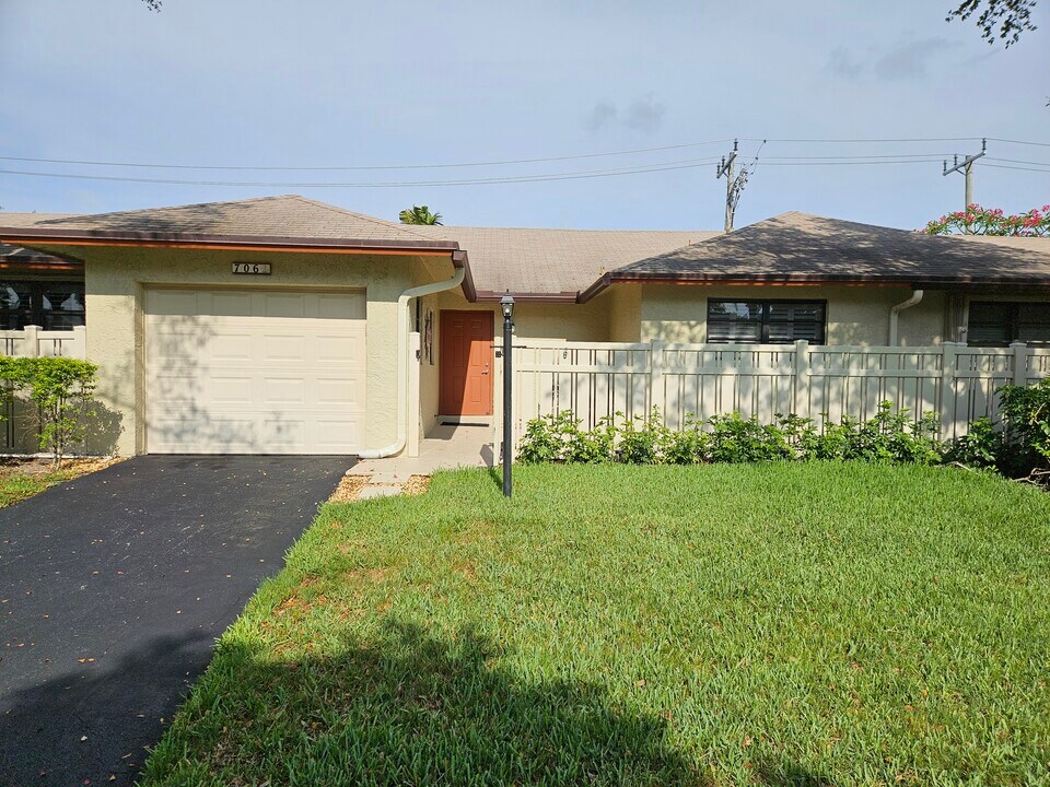 3951 NE 17th Ave in Pompano Beach, FL - Building Photo