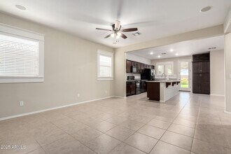 17163 W Orchid Ln in Waddell, AZ - Foto de edificio - Building Photo